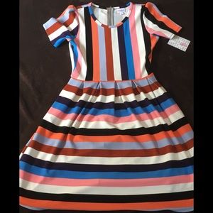 NWT!  LuLaRoe Amelia size M (pockets!!)